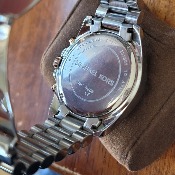 Michael kors watch - Picture 8 of 9